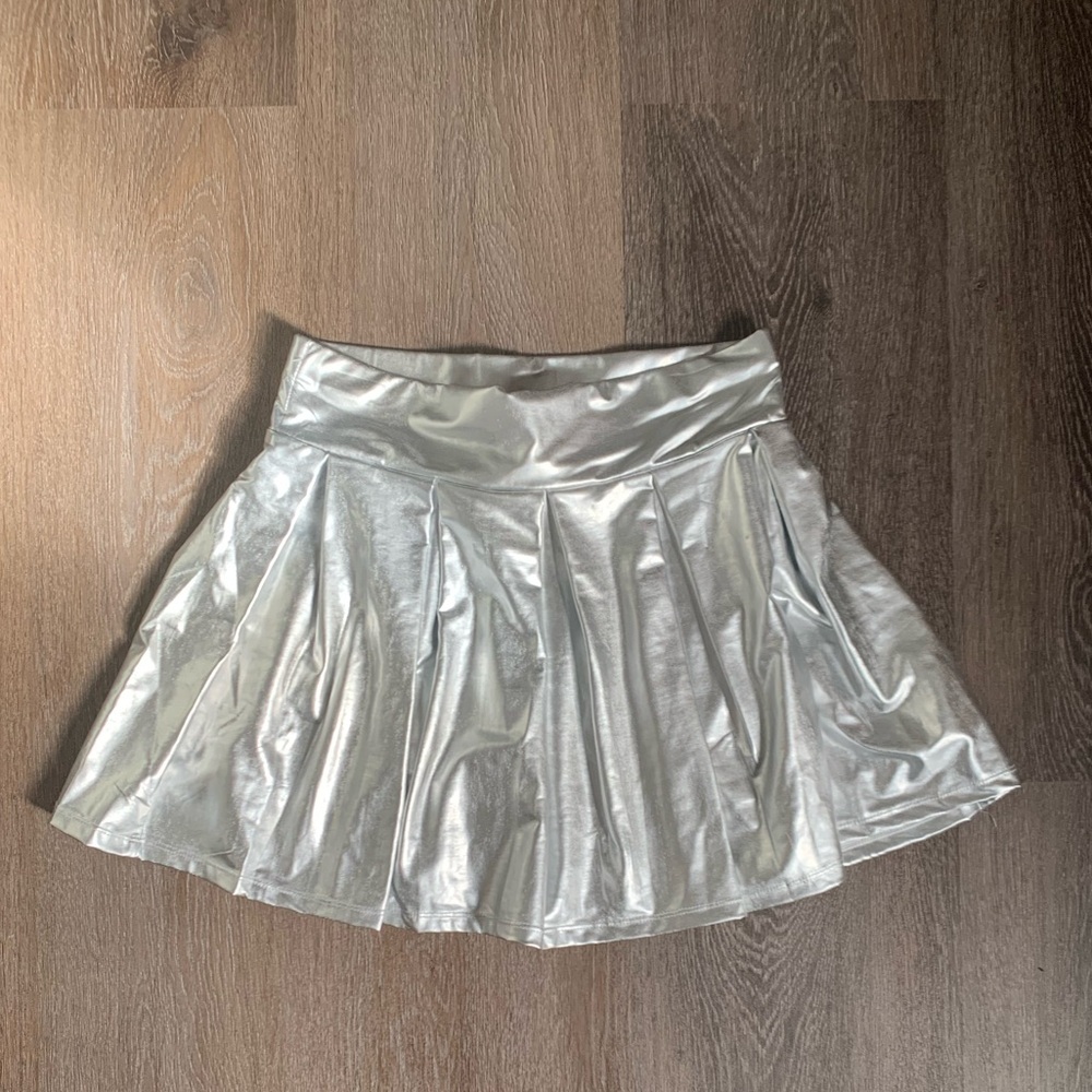 Silver metallic mini skirt